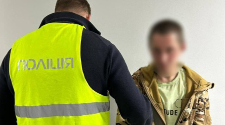 У Києві чоловік обікрав військового у кріслі колісному: тепер йому загрожує до 10 років за ґратами