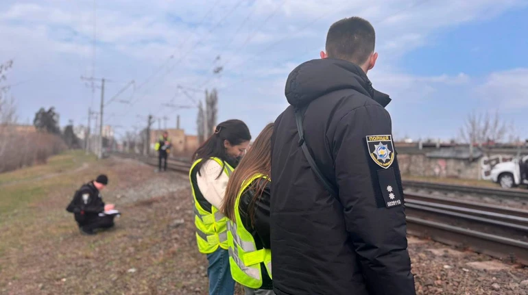 У Києві загинув 13-річний школяр, який з друзями катався на вагонах електрички