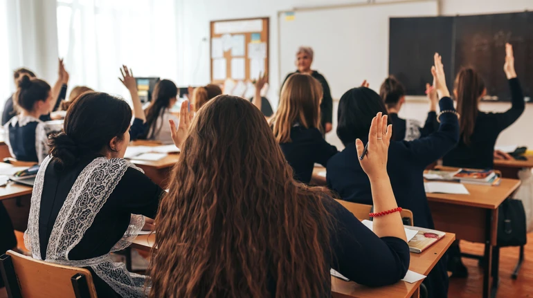 Як відстояти право дитини навчатися у 10-11 класах, якщо у громаді немає ліцею? Поради омбудсменки