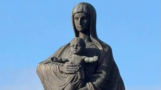 Уламки дрона пошкодили в Івано-Франківську пам'ятник борцям за волю