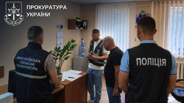 Без обладнання та фахівців: директора лікарні з Миколаївщини підозрюють у махінаціях із медпослугами