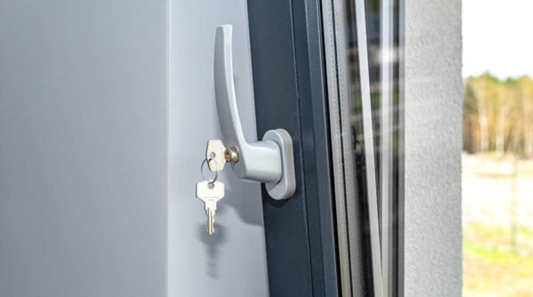 9 дітей випали з вікон з початку року – патрульна поліція