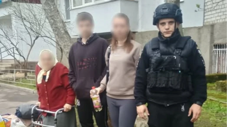 16-річного підлітка, його тітку та 84-річну бабусю евакуювали з-під обстрілів на Херсонщині