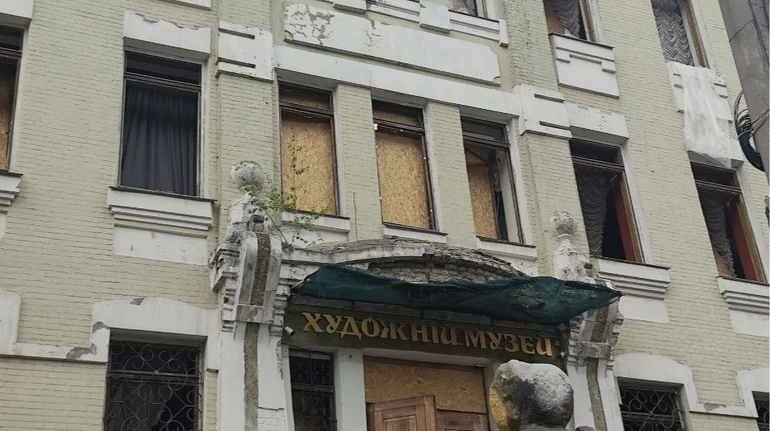 У Дніпрі вдруге пошкодили Художній музей російськими обстрілами