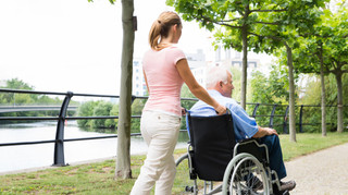 Емпатія та допомога іншим можуть зберегти молодість мозку – вчені