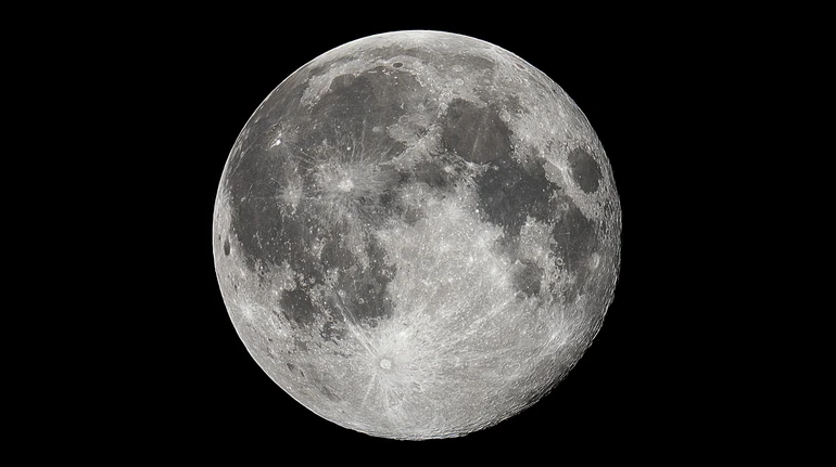 На Місяці утворився новий 225-метровий кратер: подібні виникають раз на 139 років