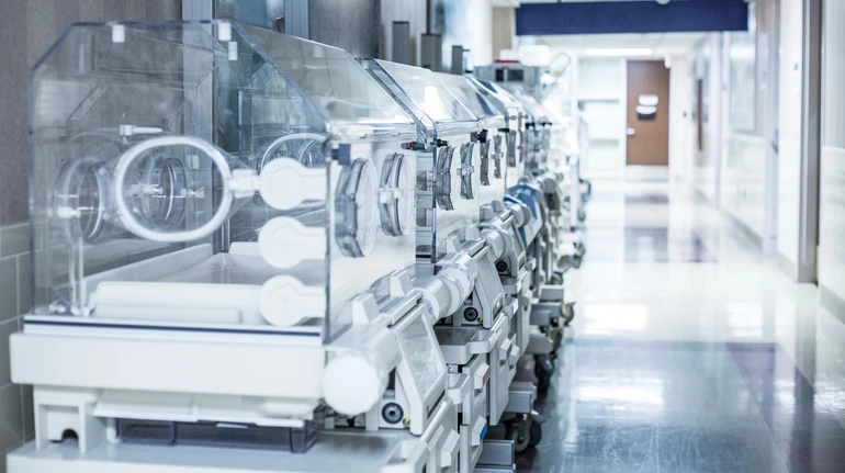 Неякісні інкубатори для немовлят: суд підтвердив стягнення з постачальника 240 млн грн