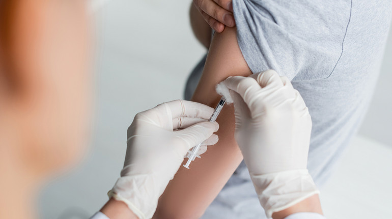 Кабмін дозволив проводити профілактичну вакцинацію в аптеках