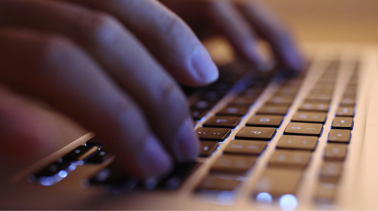 Схилив до самогубства в прямому ефірі: у Німеччині затримали члена мережі онлайн-насильства