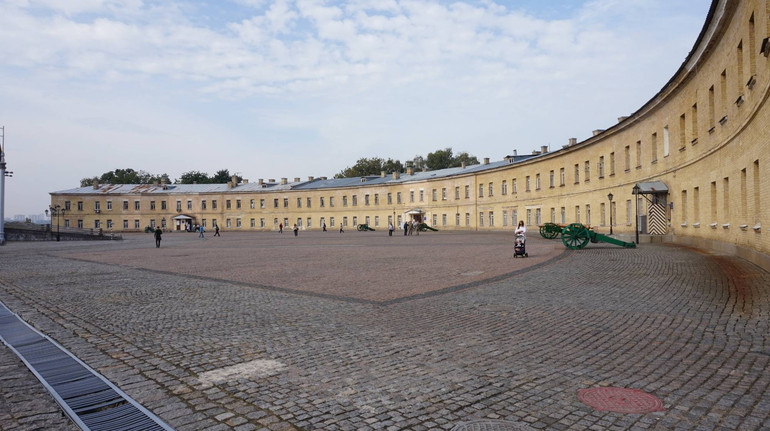 Директорку Київської фортеці підозрюють у розкраданні майже 900 тисяч гривень
