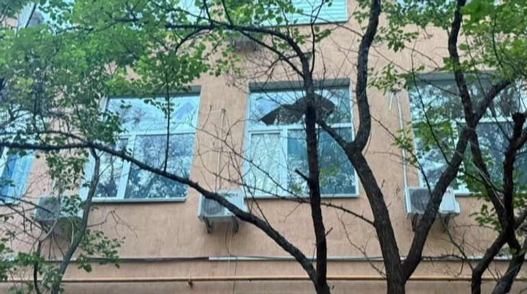 Російська атака на Київ: ракети впали на території дитячої лікарні