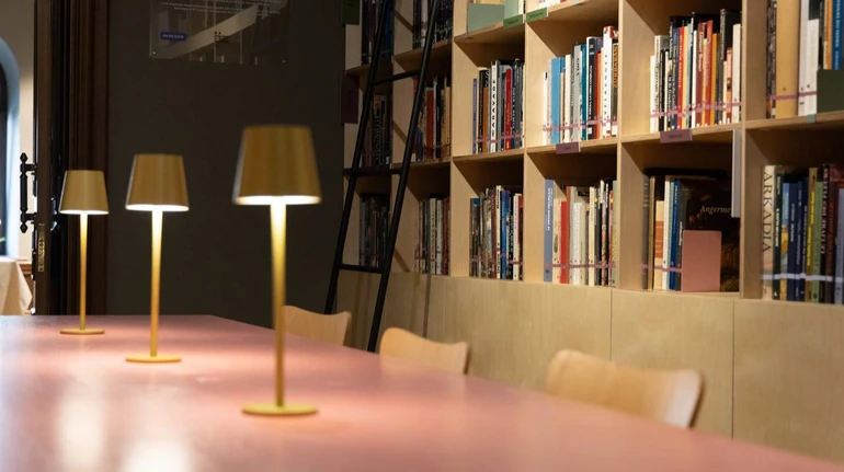 У Музеї Ханенків відкрили Читальню з книжками про мистецтво