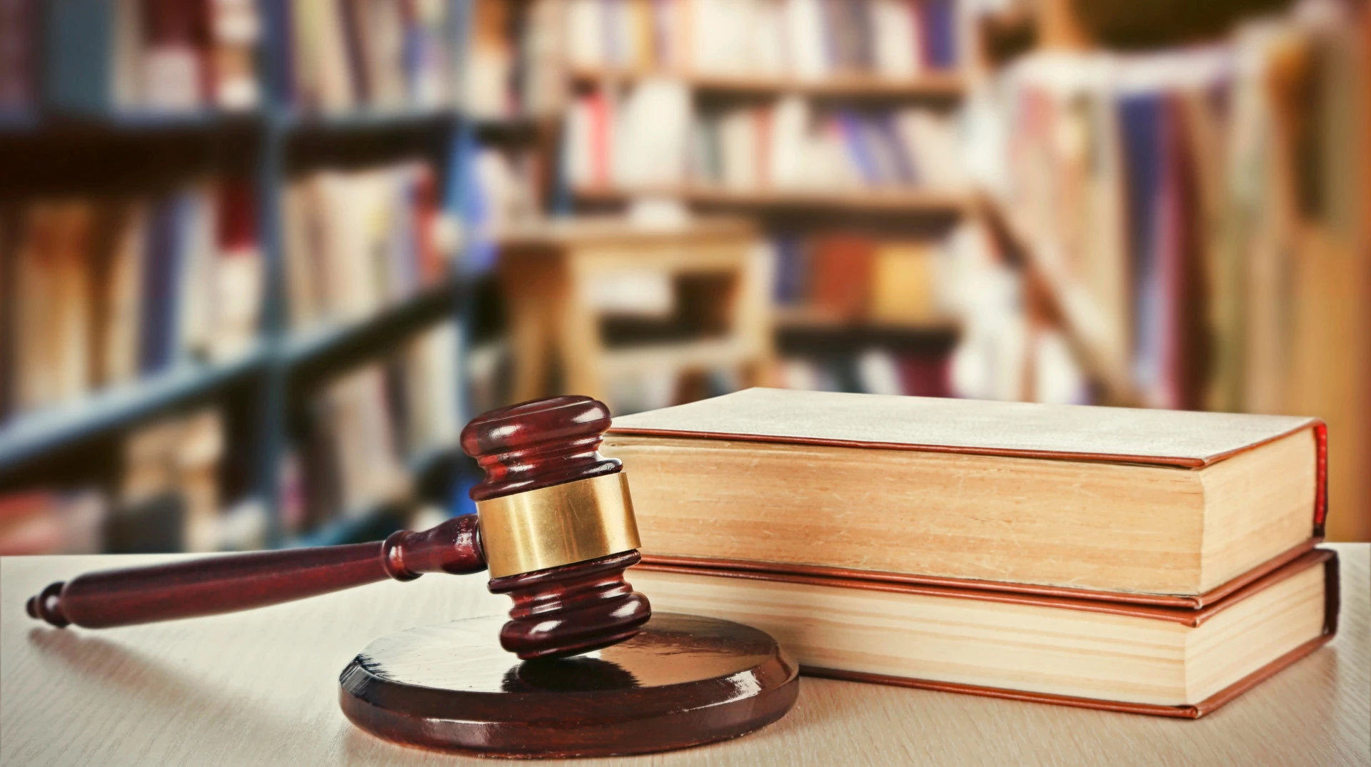 Хто і як має готувати правників: зміни, які відкладає парламент