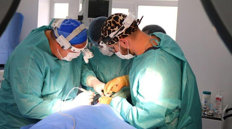 Медики Нацгвардії провели унікальну операцію з відновлення вилиці пораненому бійцю