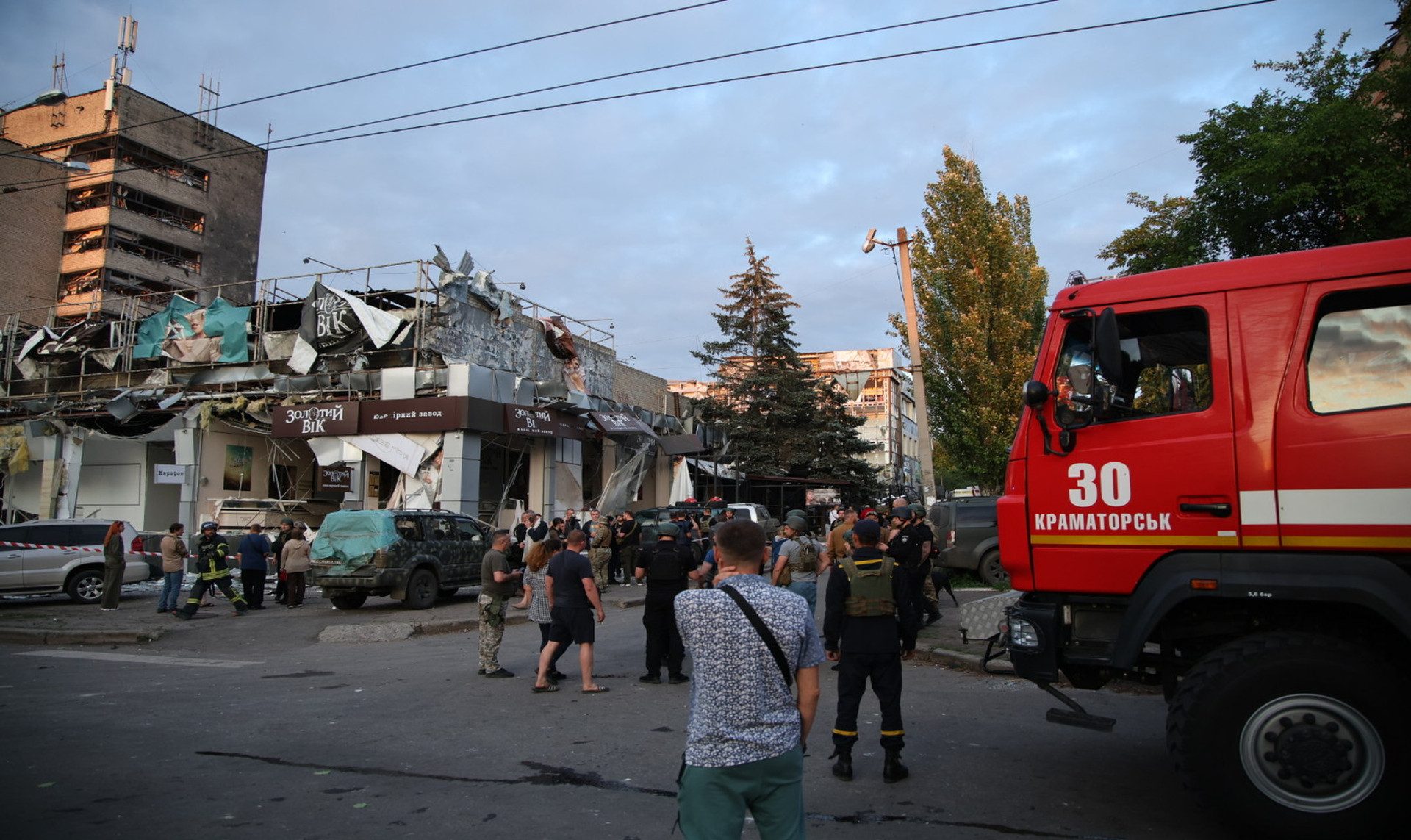 Краматорськ: історія іноземних волонтерів, що вижили після ракетної атаки на Ria Pizza