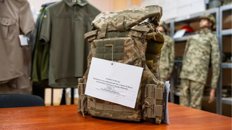 В Україні захисниці вперше отримали жіночі бронежилети – у військо надійшло 2 тисячі одиниць