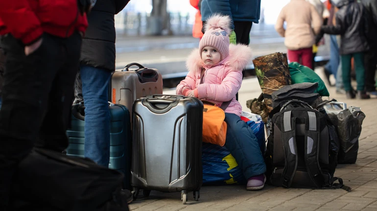 Евакуація зі зони бойових дій: куди потрапляє дитина, яку не супроводжують батьки