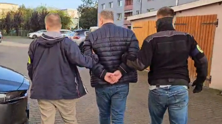 У Польщі поліція затримала чоловіка, який надсилав порнографію 11-річним дівчаткам з Києва