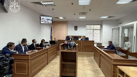 Вбивство підлітка на фунікулері: адвоката нападника покарали за затягування справи