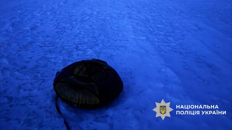 У Харкові 70-річна жінка загинула, катаючись на тюбінгу з гірки