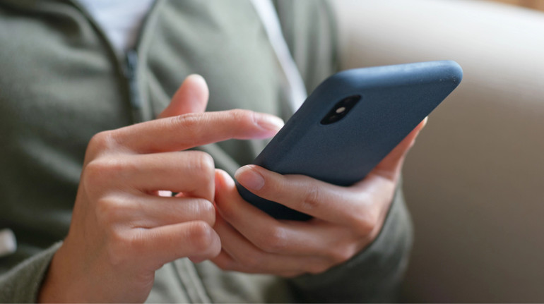 Замість слова – три крапки: Rozetka звинуватили в униканні слова війна у Viber-повідомленнях