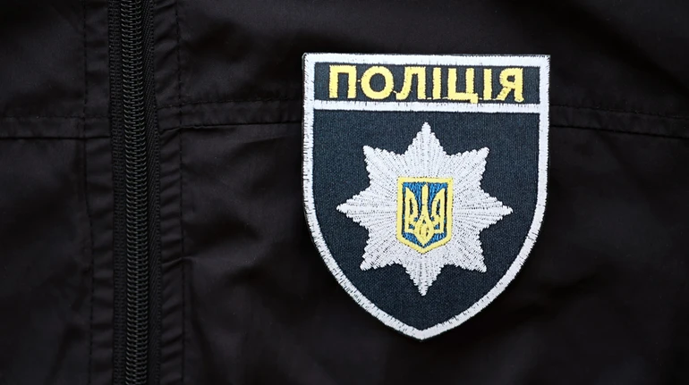 На Хмельниччині оголосили підозру юнаку, який виманив 500 тис грн у матері зниклого безвісти військового