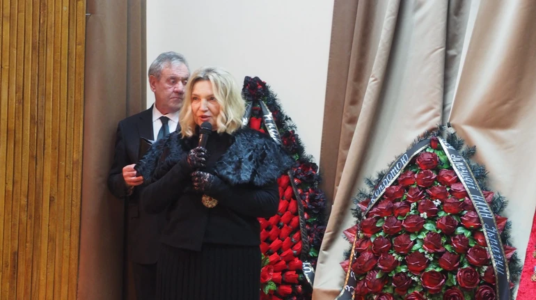 У Києві на прощанні з померлим науковцем виступила ексрегіоналка і соратниця Януковича