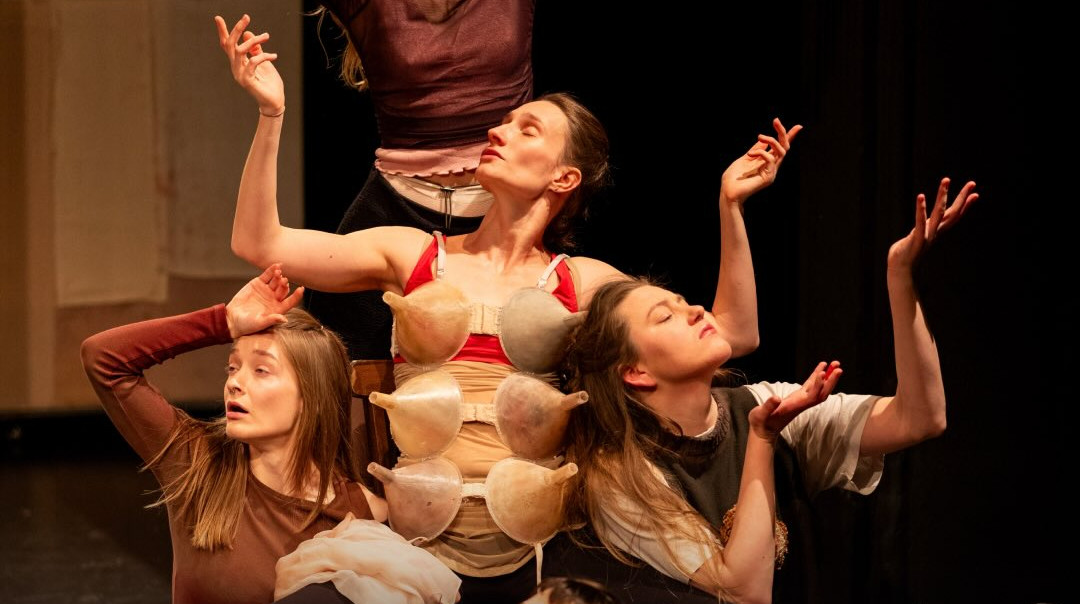 На хвилях емансипації: про толероване насилля в українському театрі