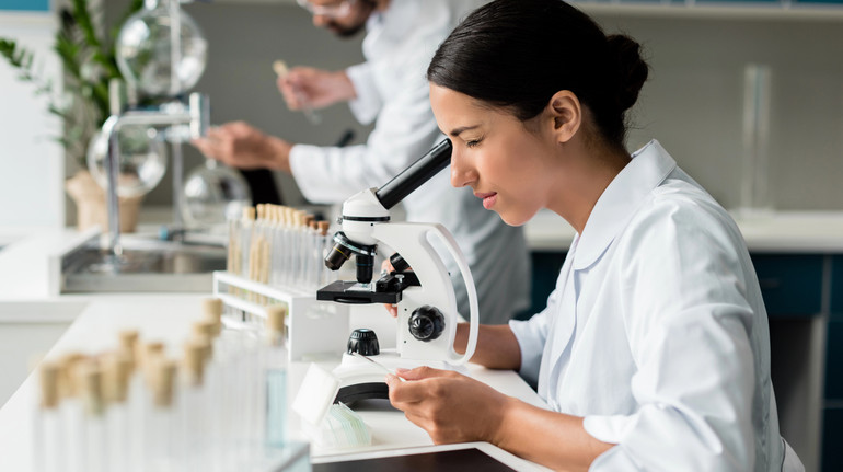 В Україні у п’ять разів збільшили президентські гранти для молодих учених і докторів наук