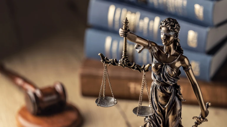 Викрали і згвалтували на відео: одного з кривдників 17-річної дівчини судили, інший – помер