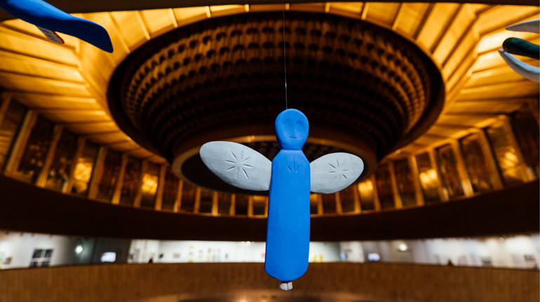 Жить, щоб малювать: у Києві проходить виставка художника-аматора Івана Приходька