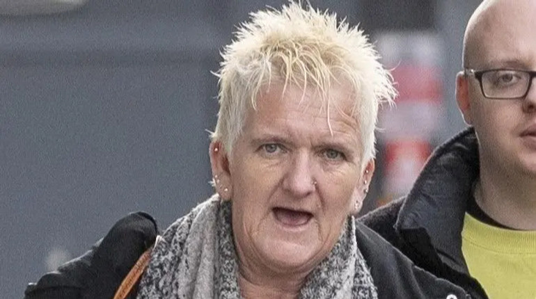 Била і годувала недоїдками: у Британії мати 10 дітей 25 років тримала в рабстві жінку з інвалідністю