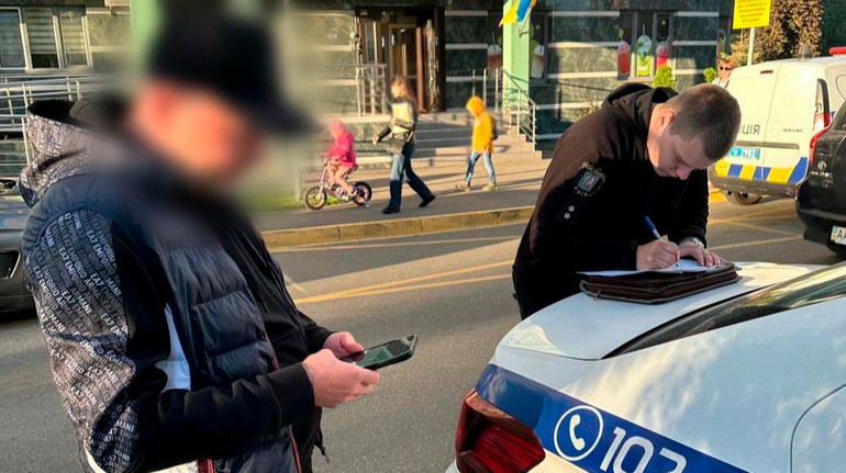 Бив з виховною метою: у Києві покарали чоловіка за жорстоке поводження з собакою