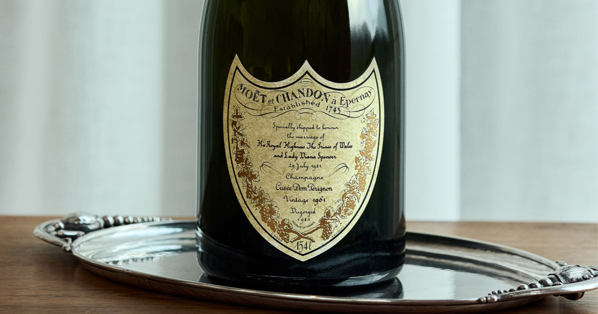 Шампанське з весілля Чарльза і Діани не продали на аукціоні