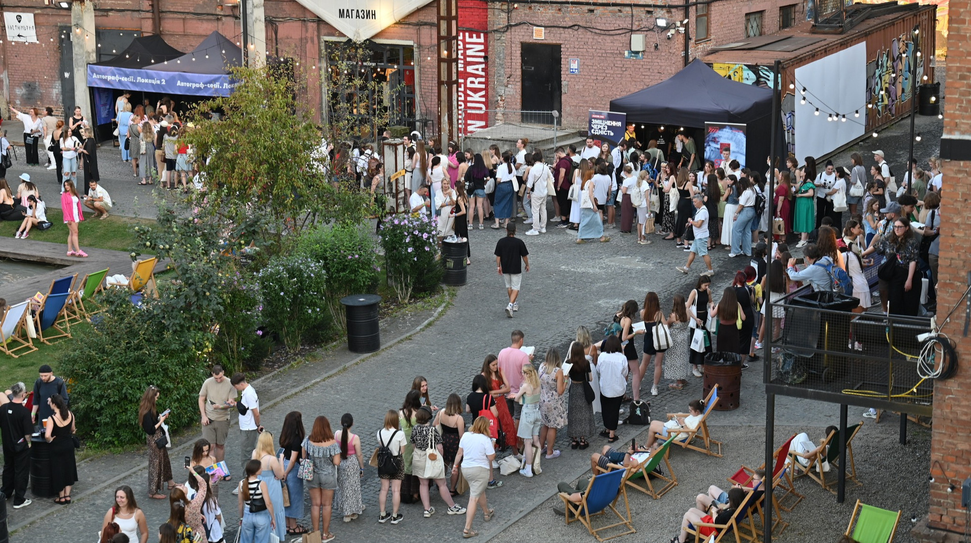 Людям – живі творці, письменникам – визнання. Репортаж з нового книжкового фестивалю у Львові BestsellerFest’25