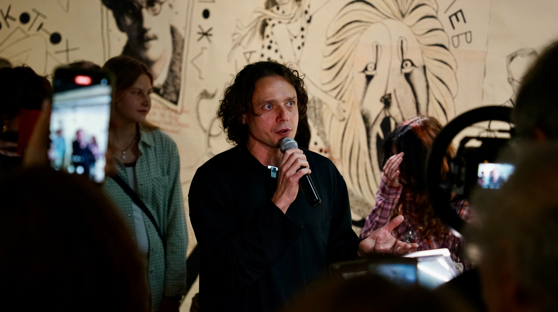 Осередок бойчукізму в харківському підвалі. Микола Коломієць розповідає, як тримається його унікальна дитяча артстудія Aza Nizi Maza