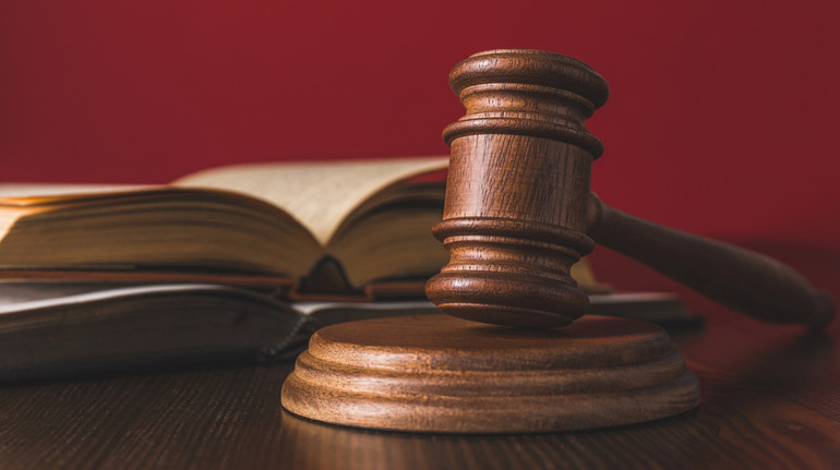 У Рівному чоловіка, який посеред вулиці зґвалтував, вбив і пограбував жінку, засудили до довічного