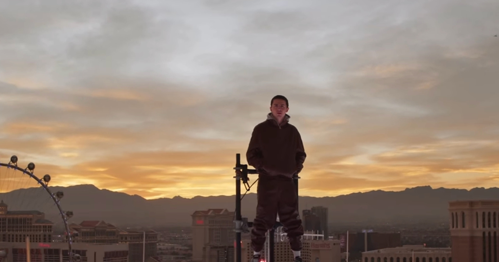 Тімоті Шаламе у проморолику фільму "Марті Супрім. Геній комбінацій"