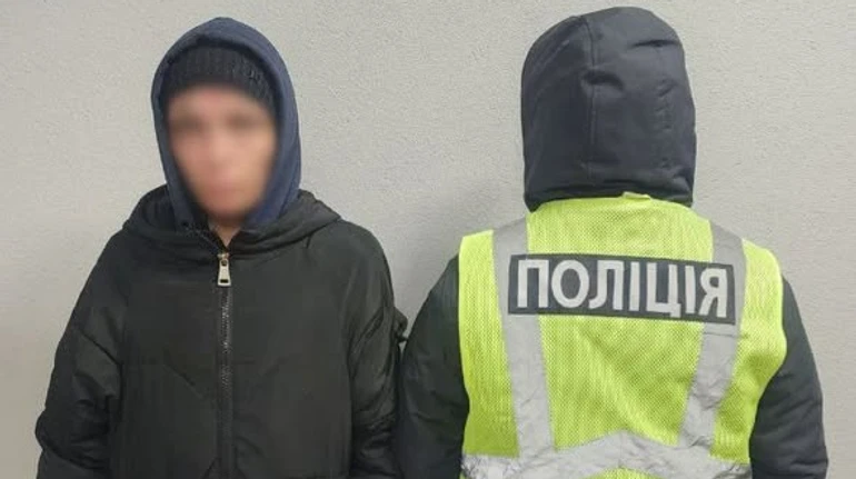 У Києві затримали жінку, яка двічі підпалила чужі двері через ревнощі