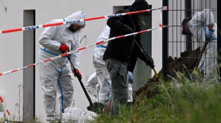 In Poland, the remains of 32 unborn children were found on the site of a doctor: what does she say about it