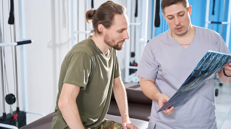 У Міноборони пояснили, коли чоловіків із бронюванням чи відстрочкою можуть відправити на ВЛК