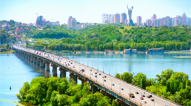 Погода як у червні: у Києві зафіксували два нові температурні рекорди