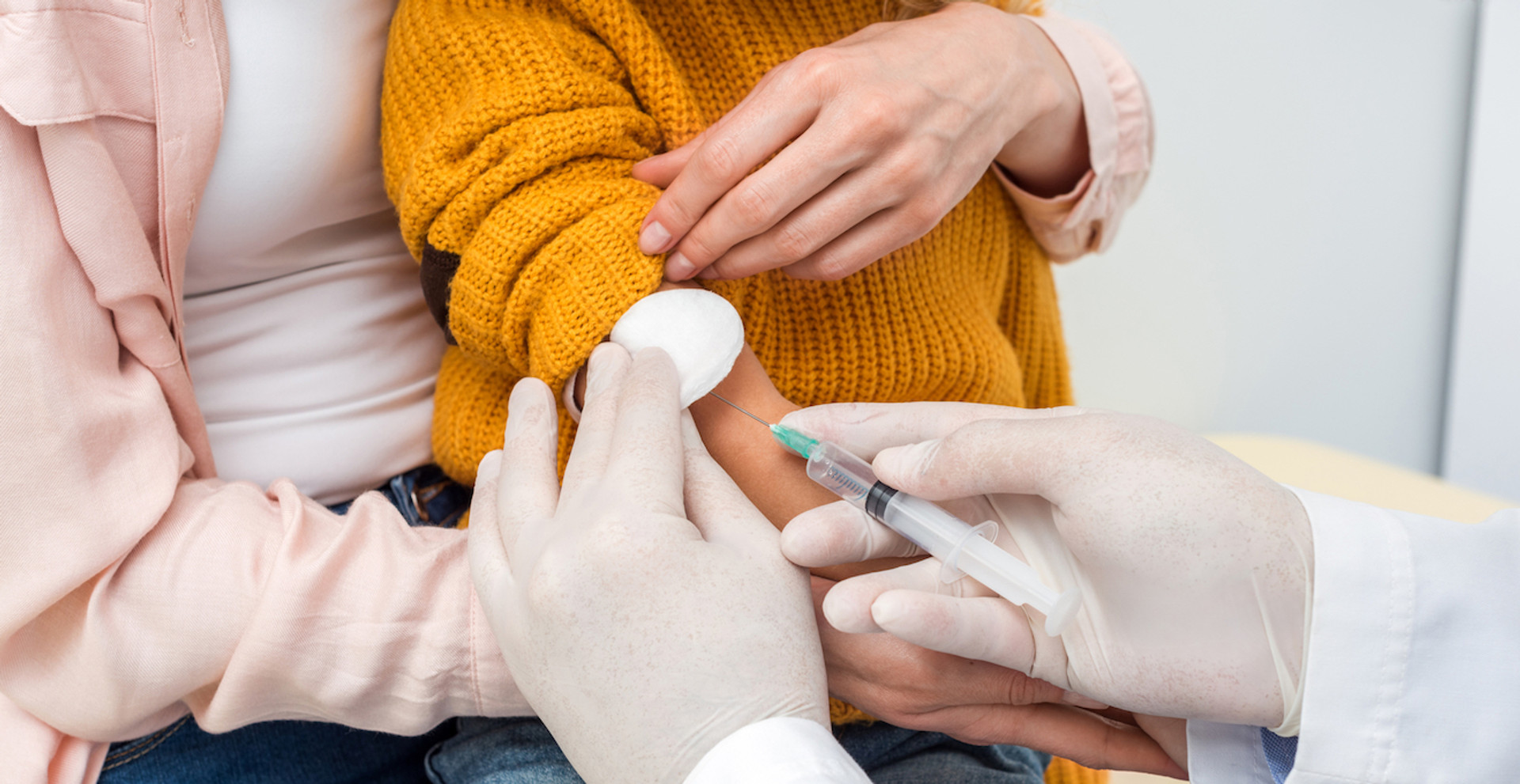 Не слабкі, бо вакциновані: що варто знати про вакцинацію дітей з хронічними захворюваннями