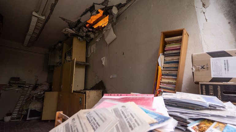 Шкільні книжкомрії: в Україні стартувала акція для підтримки учнівських бібліотек Чернігова