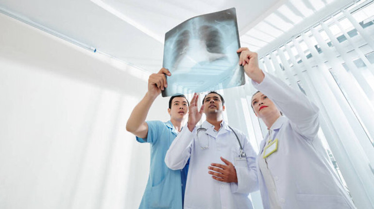 Менше смертей від туберкульозу і малярії: 5 світових здобутків у сфері здоров'я за 2025 рік