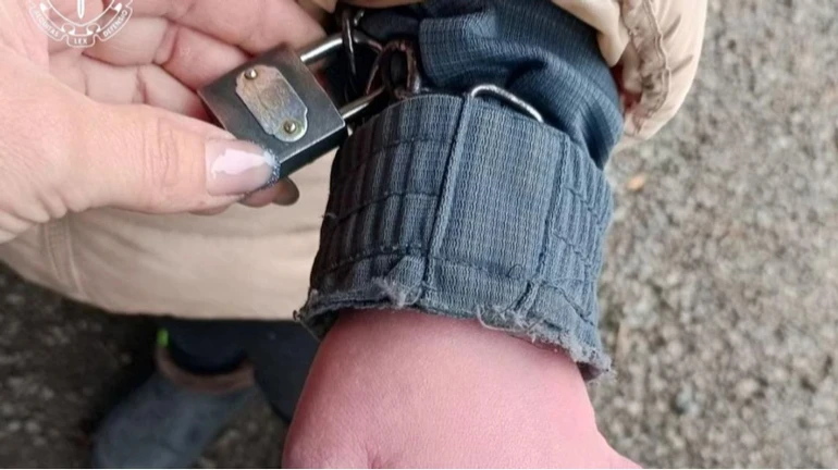 На Кіровоградщині закрили дитбудинок сімейного типу, де дитину з інвалідністю тримали на ланцюгах