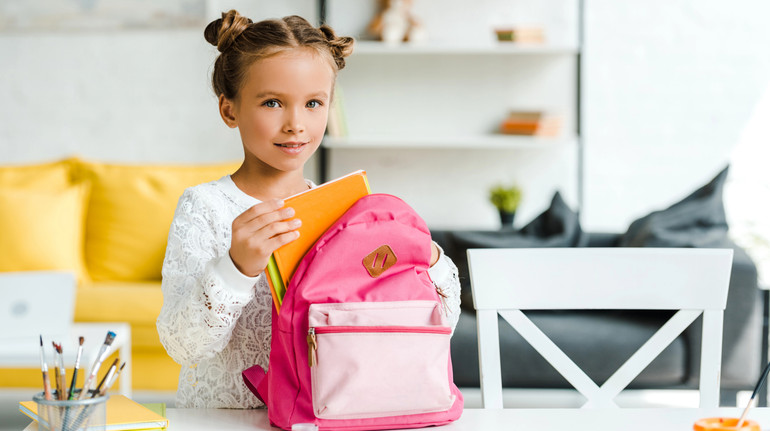 Як правильно обрати рюкзак і приладдя для дитини? Поради від ЦГЗ