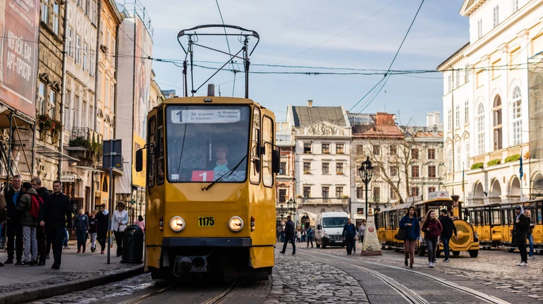 Залишився без частини ніг: у Львові судили водійку трамвая, яка наїхала на чоловіка