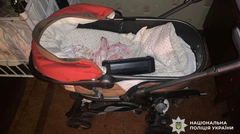 Бронхіт, пневмонія, дефіцит маси: матір зі Львівщини підозрюють у недогляді 2-місячної дитини