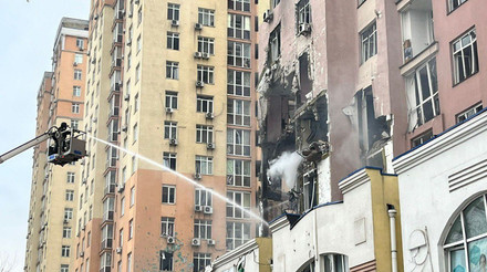 У Києві внаслідок обстрілу постраждав гуртожиток НАУ та будівля МОН